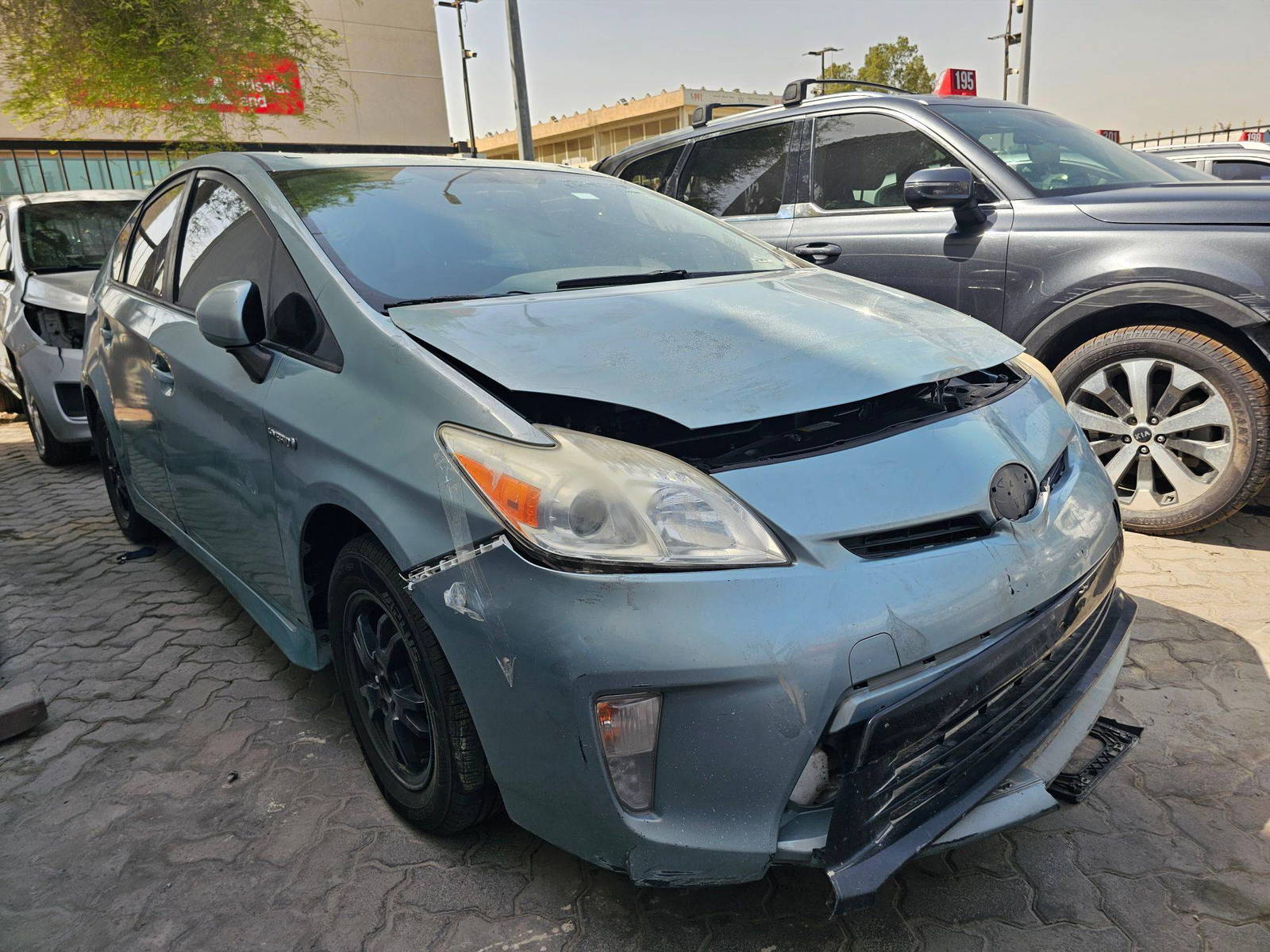 2015 TOYOTA PRIUS — 419337 Miles — Lot DU4F1978335 — Main - Marhaba Auctions Used Cars - Image 4