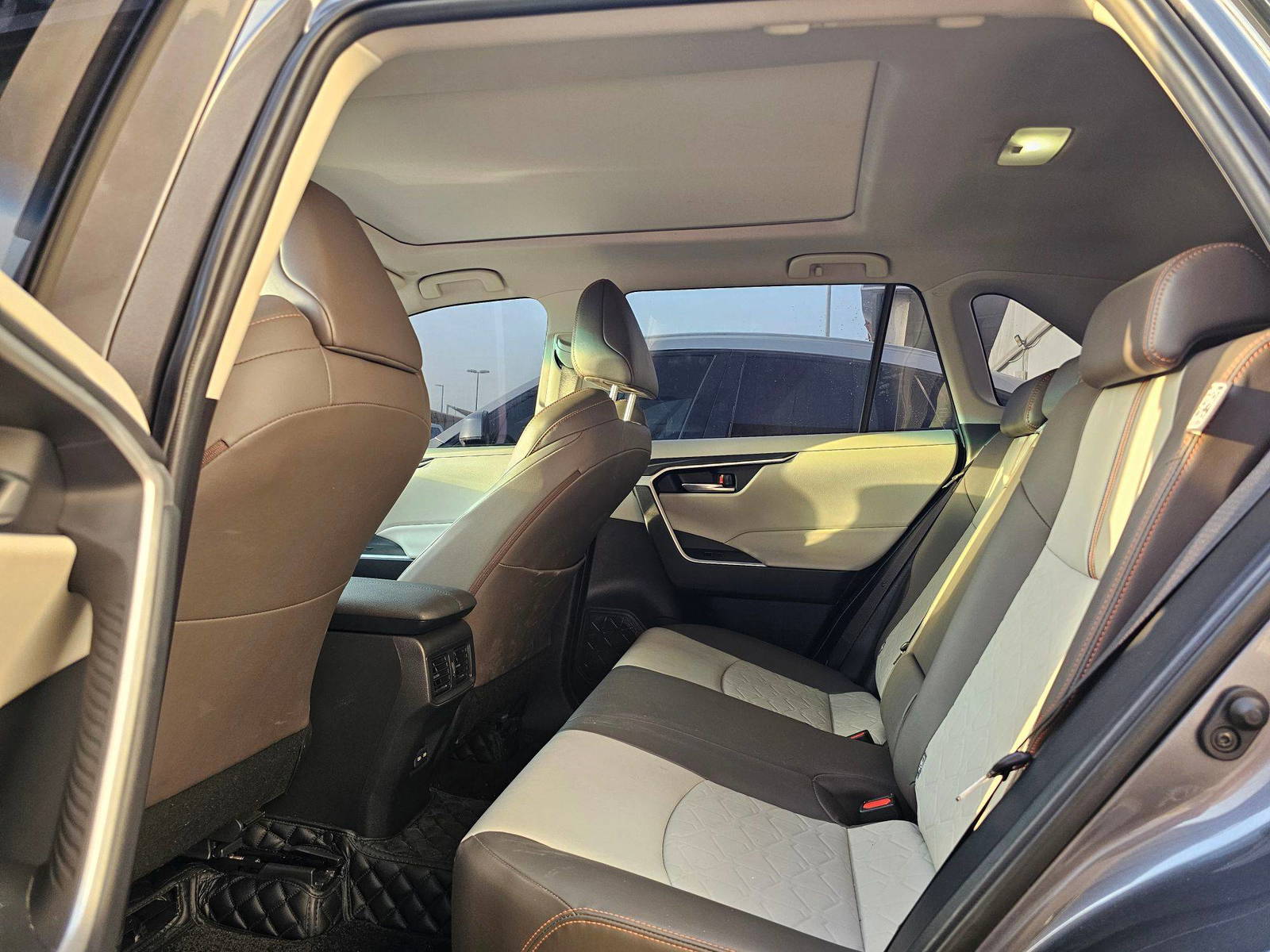 2024 TOYOTA RAV4 — 26404 KM — Lot D106649 — Souq - Marhaba Auctions Used Cars - Image 7