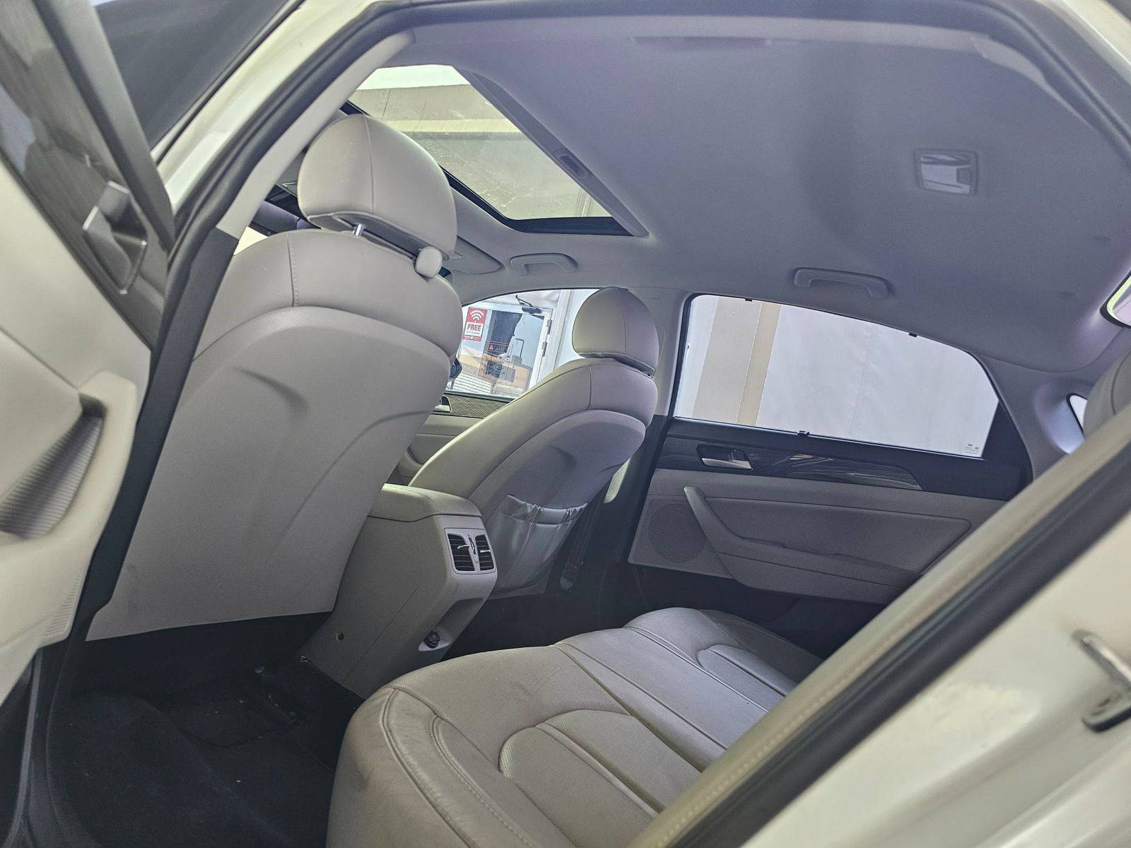 2018 HYUNDAI SONATA — 95629 Miles — Lot 43382268 — Souq - Marhaba Auctions Used Cars - Image 6