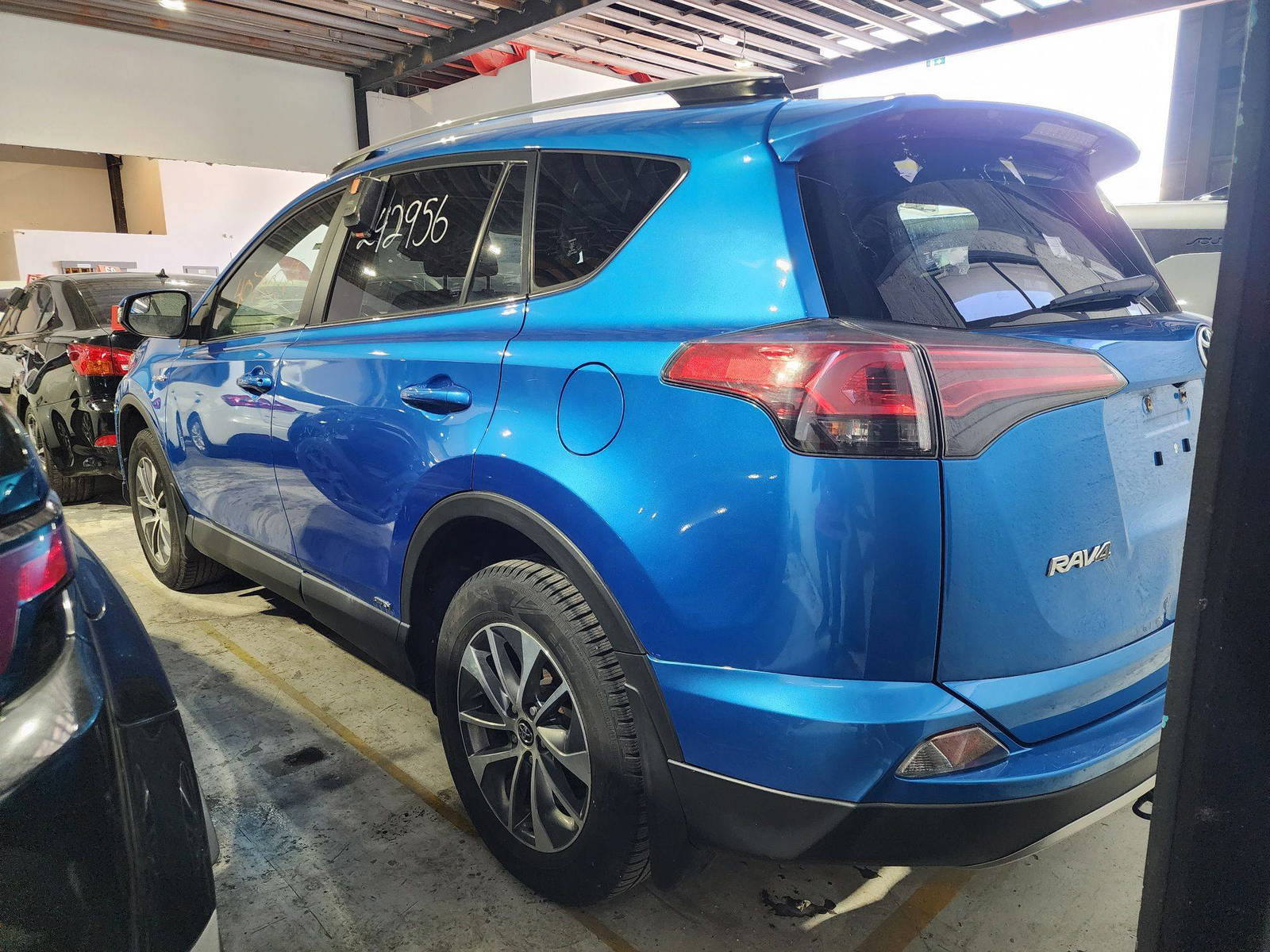 2018 TOYOTA RAV4 — 95622 Miles — Lot 40790869 — Main - Marhaba Auctions Used Cars - Image 6