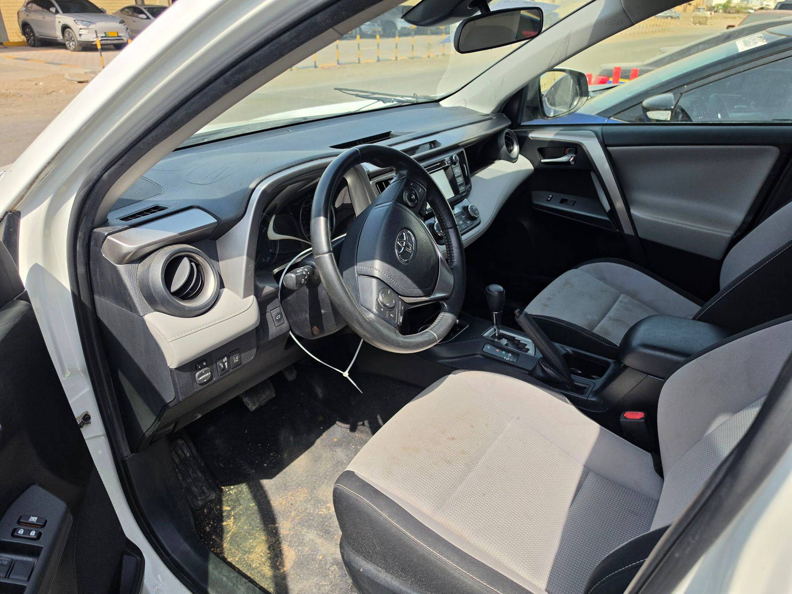 2018 TOYOTA RAV4 — 104666 Miles — Lot EV9JJ185078 - Marhaba Auctions Used Cars - Image 8