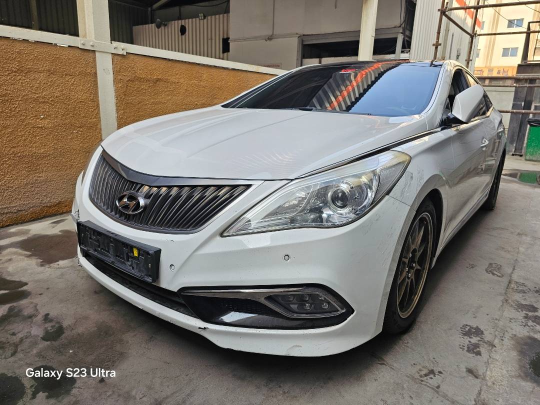 HYUNDAI GRANDEUR 2011 - Marhaba Auction Used Cars - Image 4