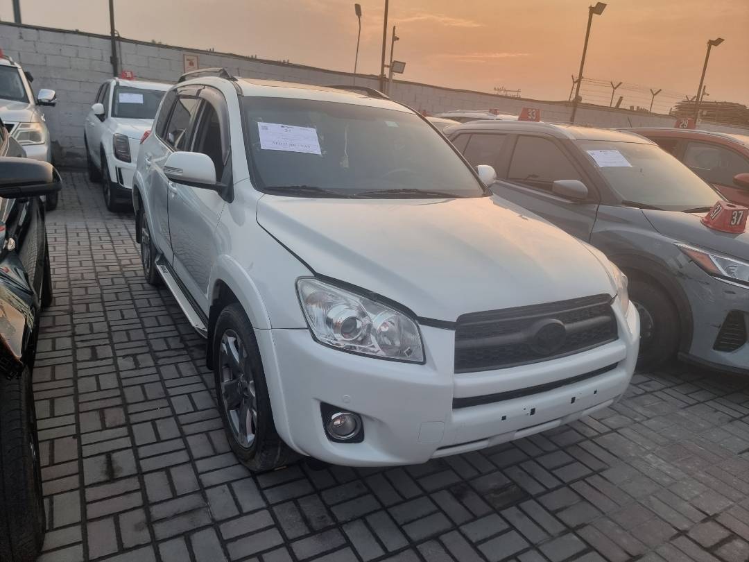 Toyota RAV4 2012 view 2