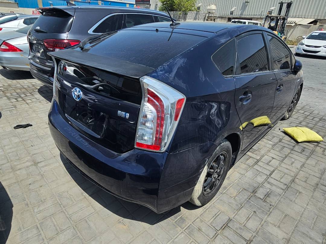 2014 TOYOTA PRIUS — 148626 Miles — Lot 42395989 — Souq - Marhaba Auctions Used Cars - Image 4