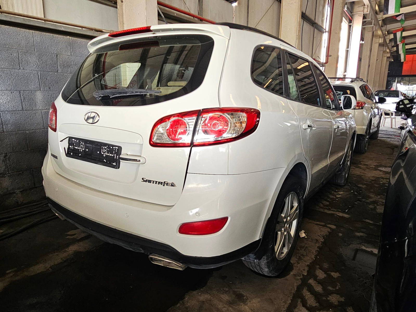 Hyundai Santa Fe 2011 view 2
