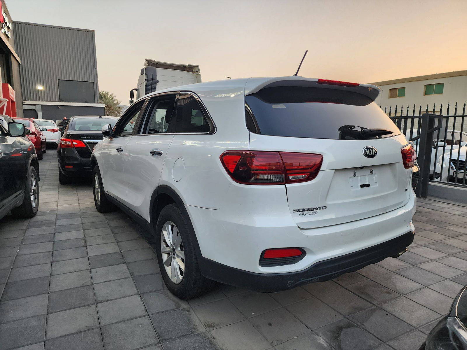2019 KIA SORENTO — 116148 Miles — Lot 487527 — Al Quoz - Marhaba Auctions Used Cars - Image 5