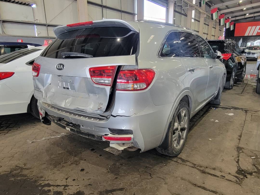 2017 KIA SORENTO — 94382 KM — Lot 12227468 — Main - Marhaba Auctions Used Cars - Image 5