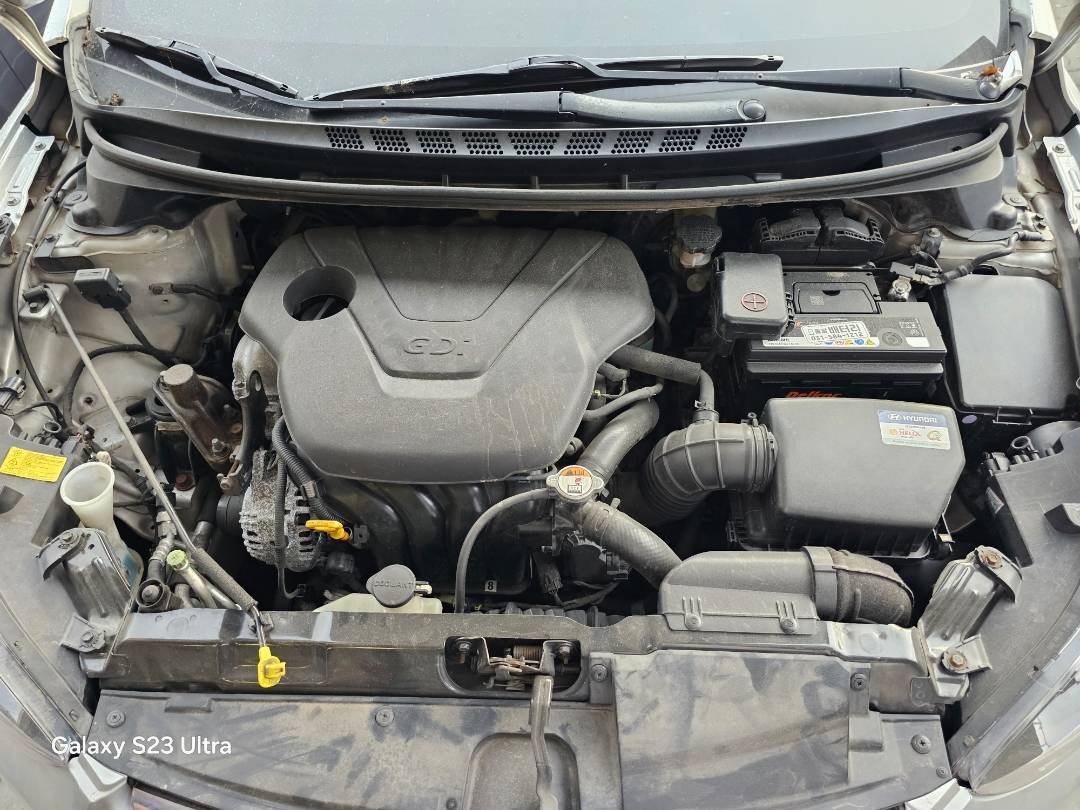 2014 HYUNDAI AVANTE — 241405 KM — Lot 056498 — Main - Marhaba Auctions Used Cars - Image 9