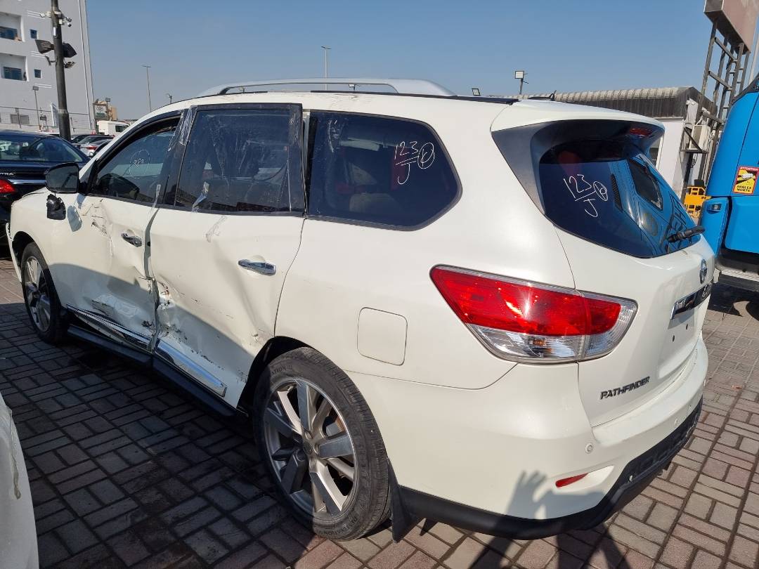 2015 NISSAN PATHFINDER — 112658 Miles — Lot 2187 — Ind. 12 - Marhaba Auctions Used Cars - Image 4