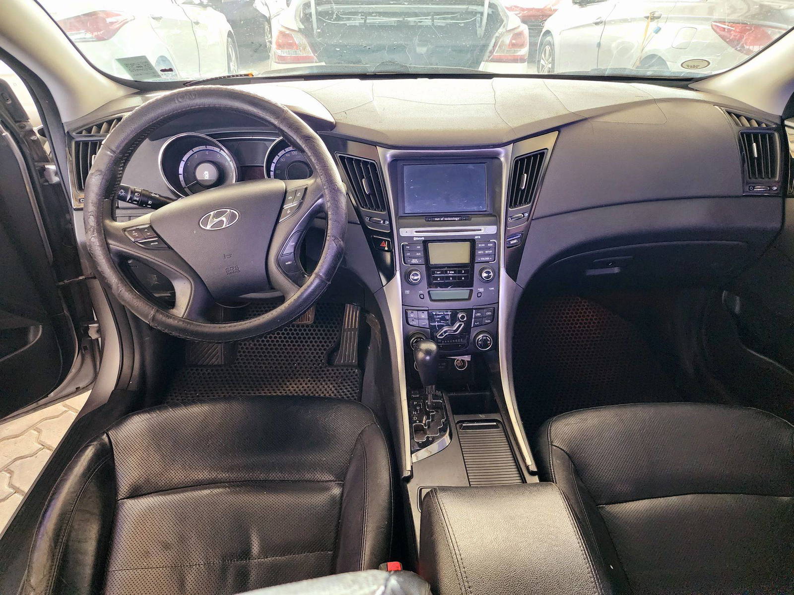 2011 HYUNDAI SONATA — 227070 KM — Lot 341616 — Souq - Marhaba Auctions Used Cars - Image 7
