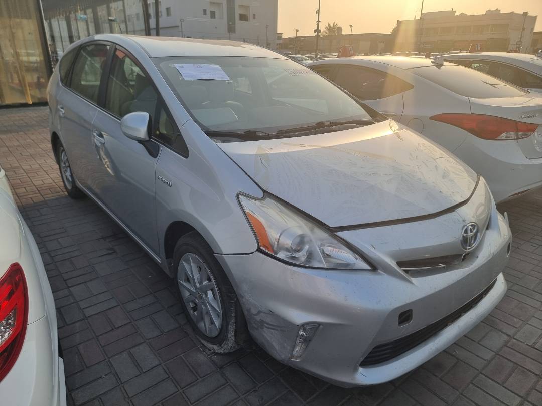 2013 TOYOTA PRIUS V — 148733 Miles — Lot 82417 — Ind. 12 - Marhaba Auctions Used Cars - Image 4
