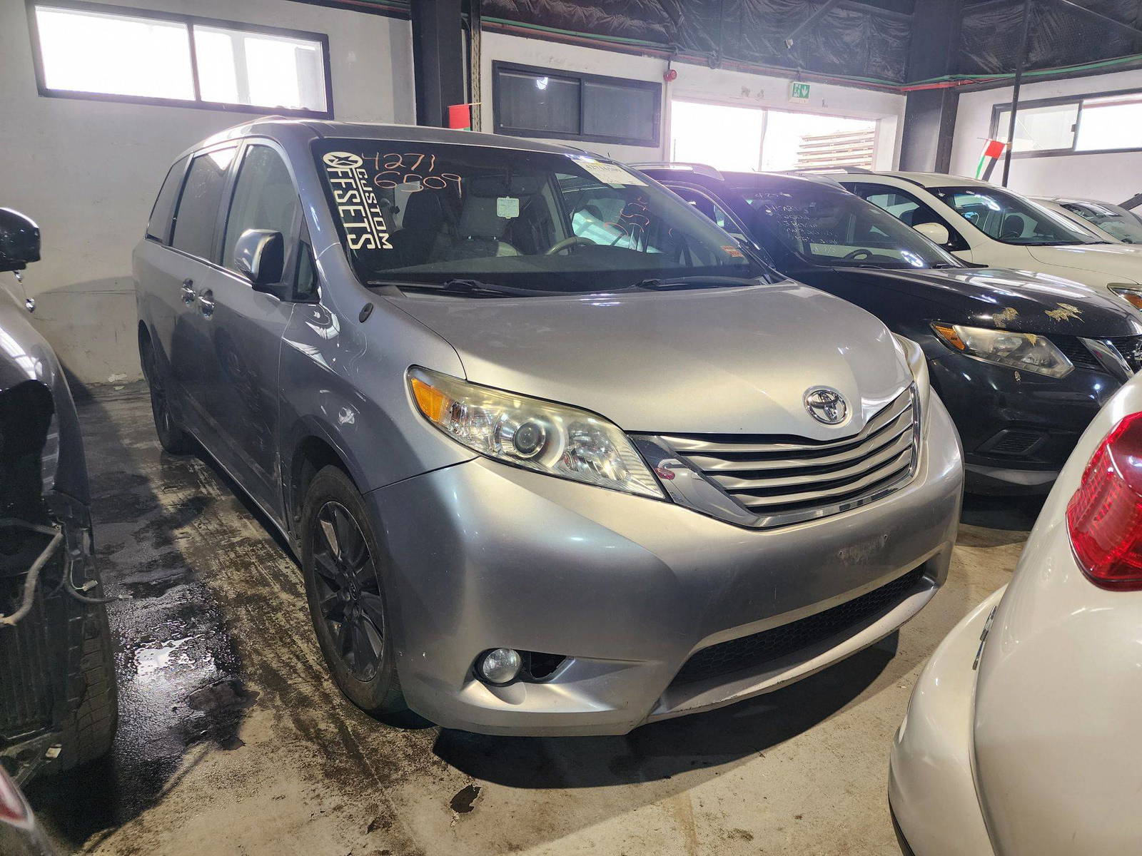 2012 TOYOTA SIENNA — 224135 Miles — Lot 035753 — Al Quoz - Marhaba Auctions Used Cars - Image 5