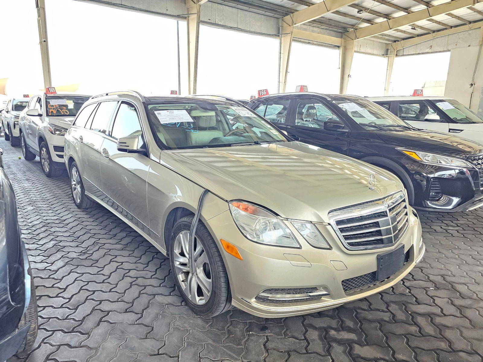 2011 MERCEDES BENZ E 350 — 185657 Miles — Lot 41470838 — Ind. 12 - Marhaba Auctions Used Cars - Image 4