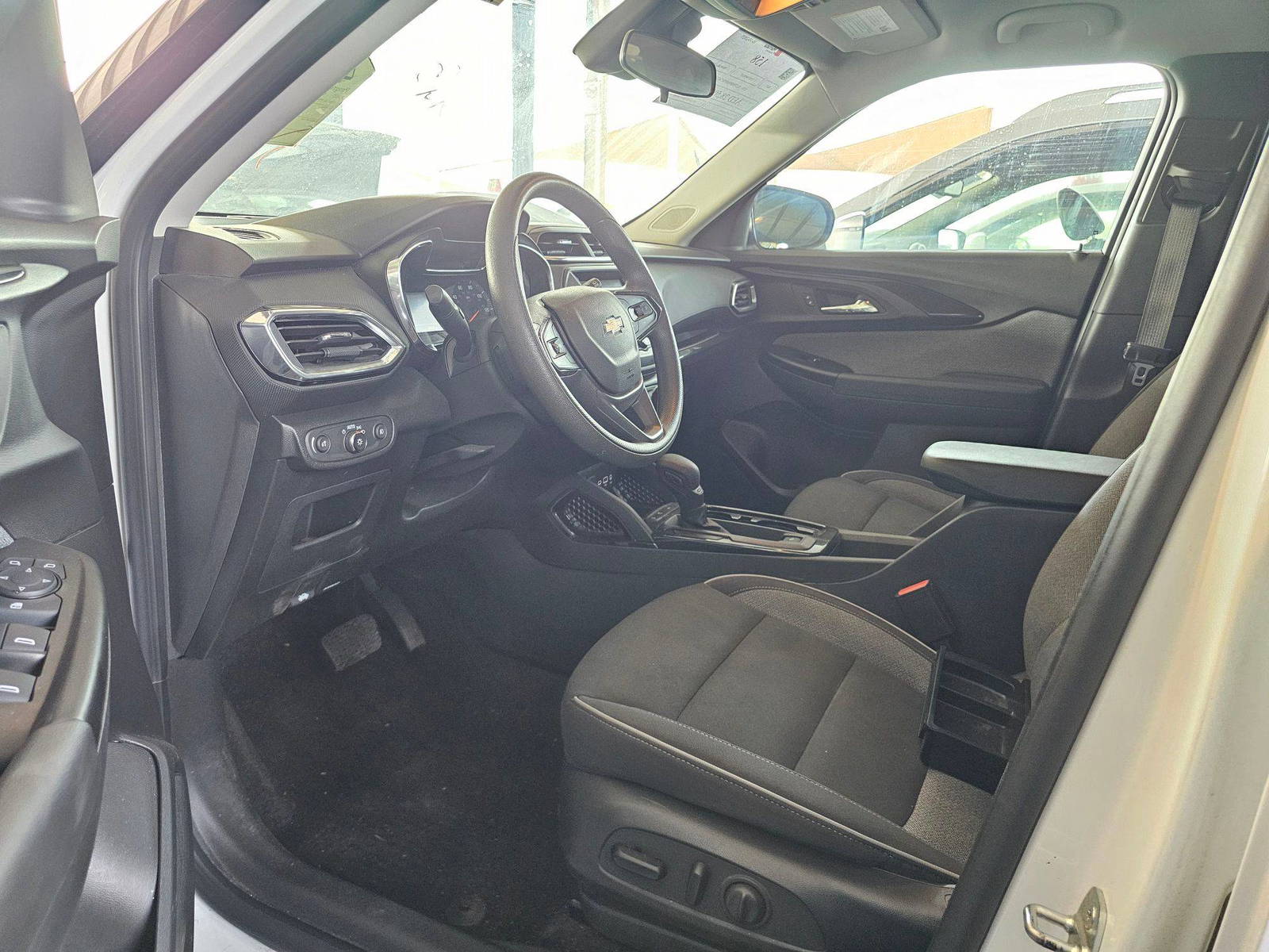 2023 CHEVROLET TRAILBLAZER LT — 56646 Miles — Lot 42222750 — Souq - Marhaba Auctions Used Cars - Image 8