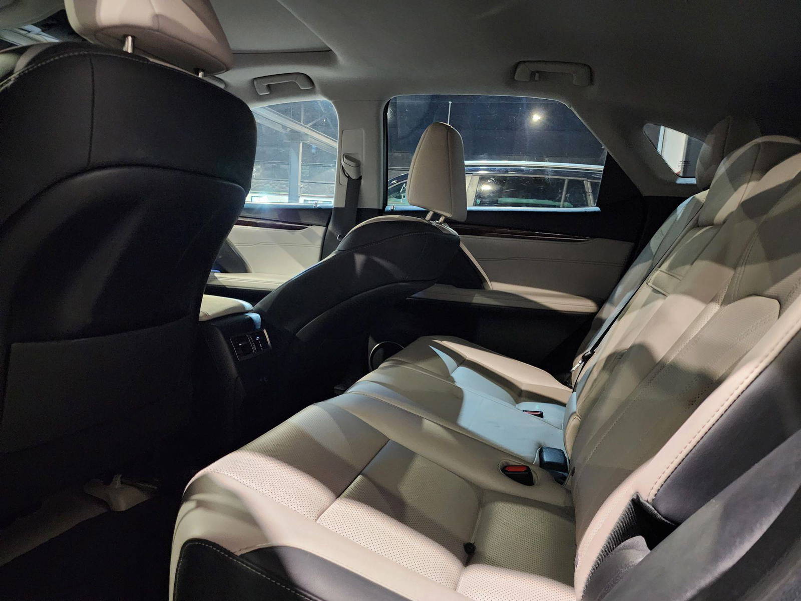 2019 LEXUS RX 350 — 35135 Miles — Lot 66206934 — Al Quoz - Marhaba Auctions Used Cars - Image 7