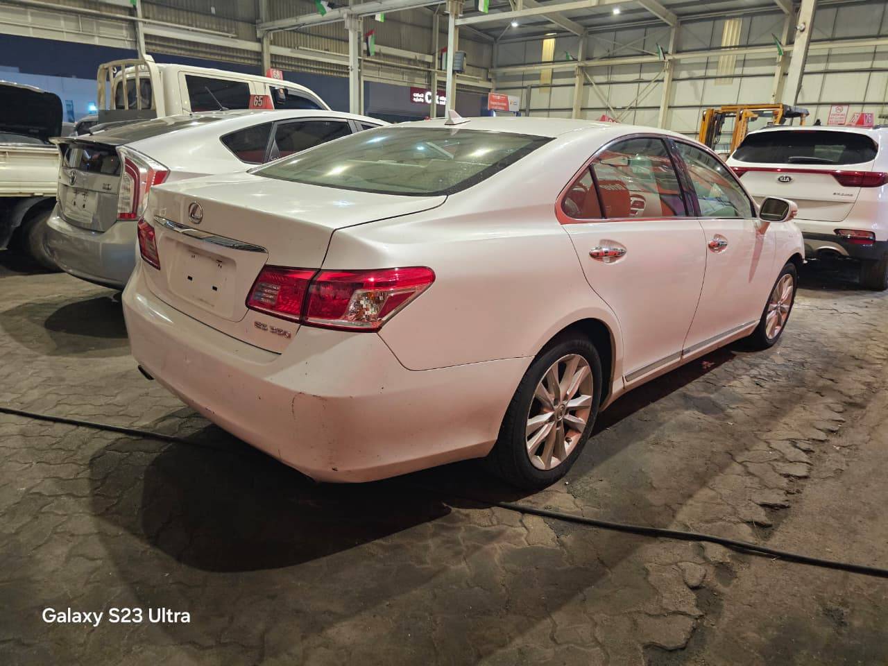 2011 LEXUS ES 350 — 234924 Miles — Lot B2422423 — Main - Marhaba Auctions Used Cars - Image 4