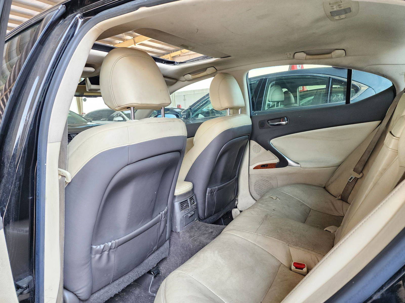 2009 LEXUS IS 250 — 269450 Miles — Lot 39602389 — Souq - Marhaba Auctions Used Cars - Image 6