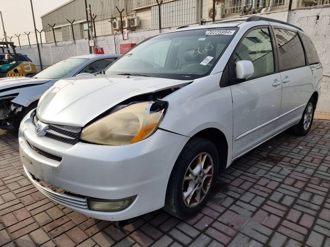 2005 TOYOTA SIENNA — 223534 Miles — Lot 215487 — Souq - Marhaba Auctions Used Cars - Image 3