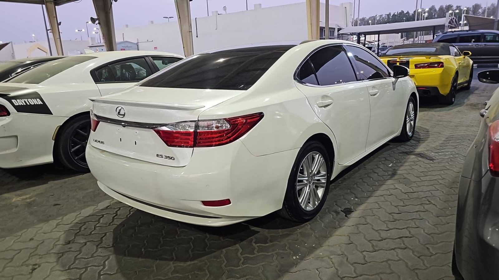 Lexus ES 350 2015 view 2