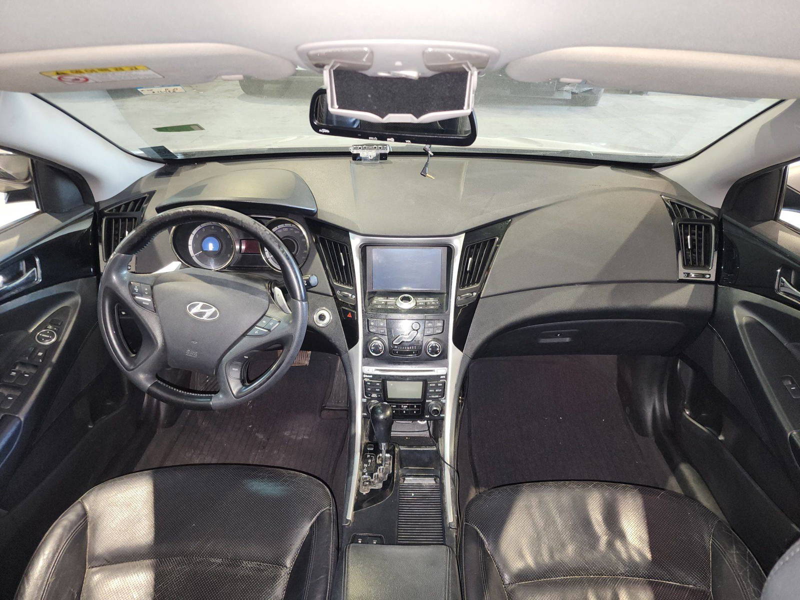 2010 HYUNDAI SONATA — 206493 KM — Lot 102290 — Main - Marhaba Auctions Used Cars - Image 8