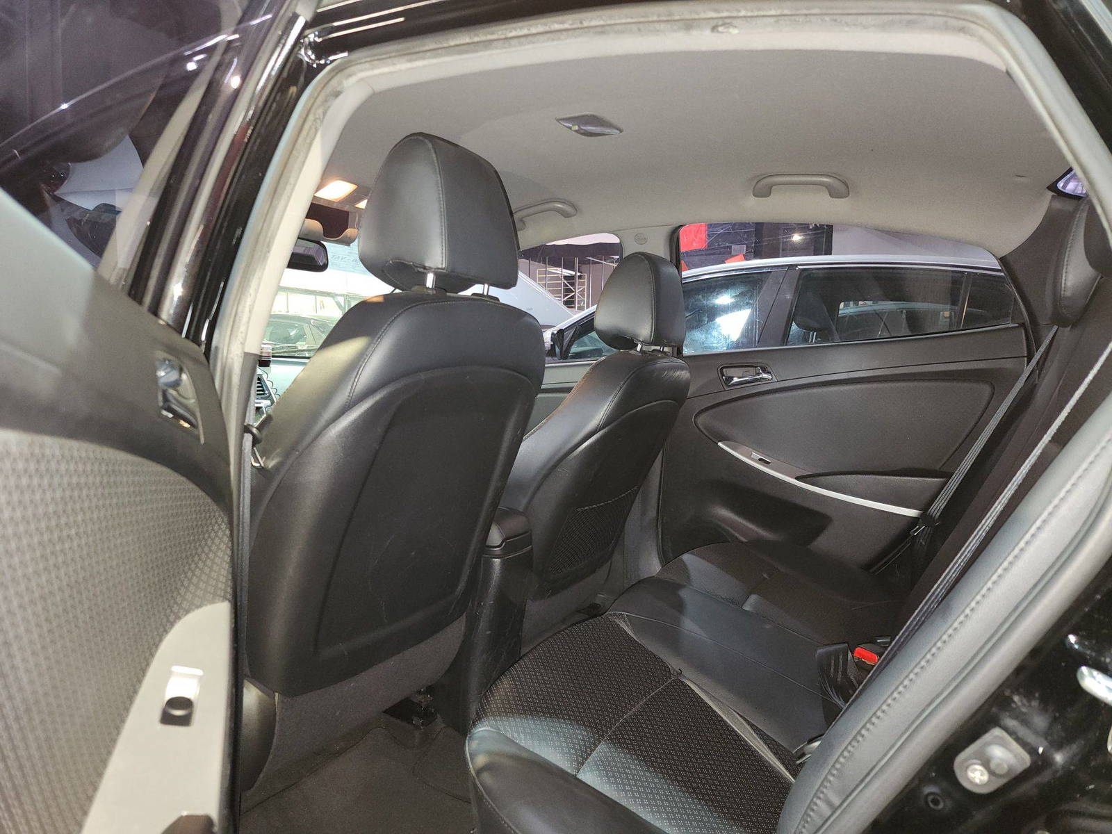 2011 HYUNDAI ACCENT — 207534 KM — Lot 77385 — Main - Marhaba Auctions Used Cars - Image 7