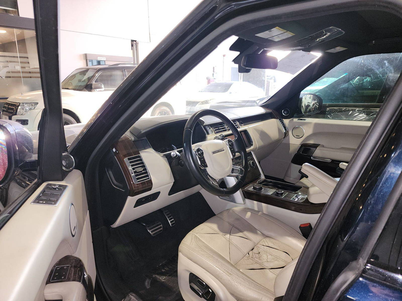 LAND ROVER RANGE ROVER SUPERCHARGED 2013 - Marhaba Auction Used Cars - Image 9