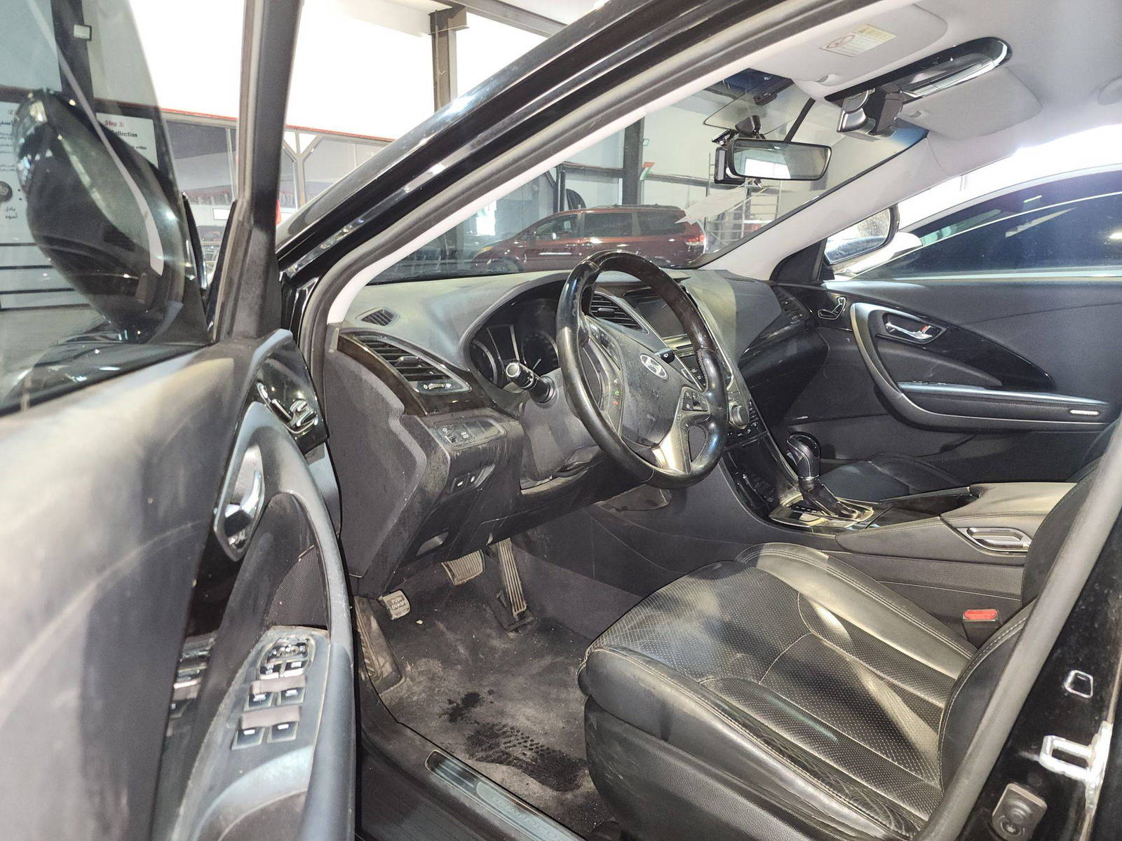 2011 HYUNDAI GRANDEUR — 87074 KM — Lot 033763 — Main - Marhaba Auctions Used Cars - Image 9