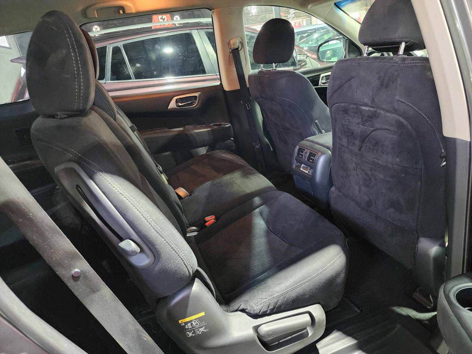 2015 NISSAN PATHFINDER — 160509 Miles — Lot 90054 — Al Quoz - Marhaba Auctions Used Cars - Image 7