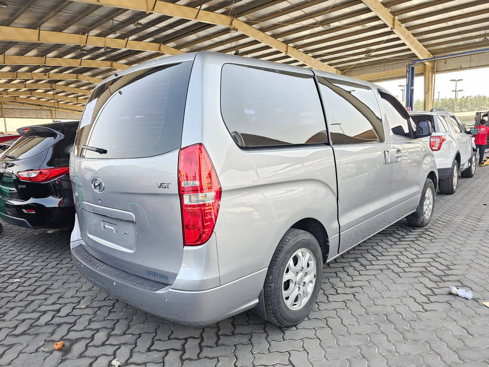 2015 HYUNDAI GRAND STAREX — 176220 KM — Lot 703955 — Souq - Marhaba Auctions Used Cars - Image 3