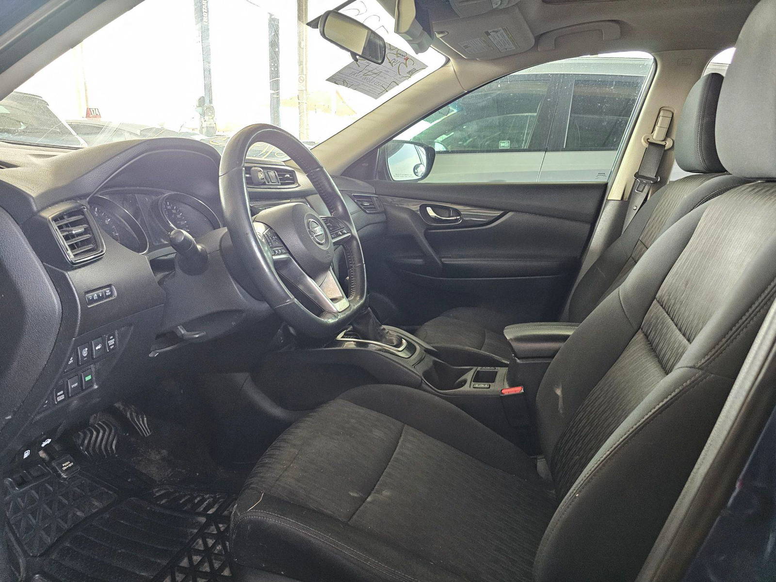 2017 NISSAN ROGUE — 380889 KM — Lot 12339725 — Main - Marhaba Auctions Used Cars - Image 9