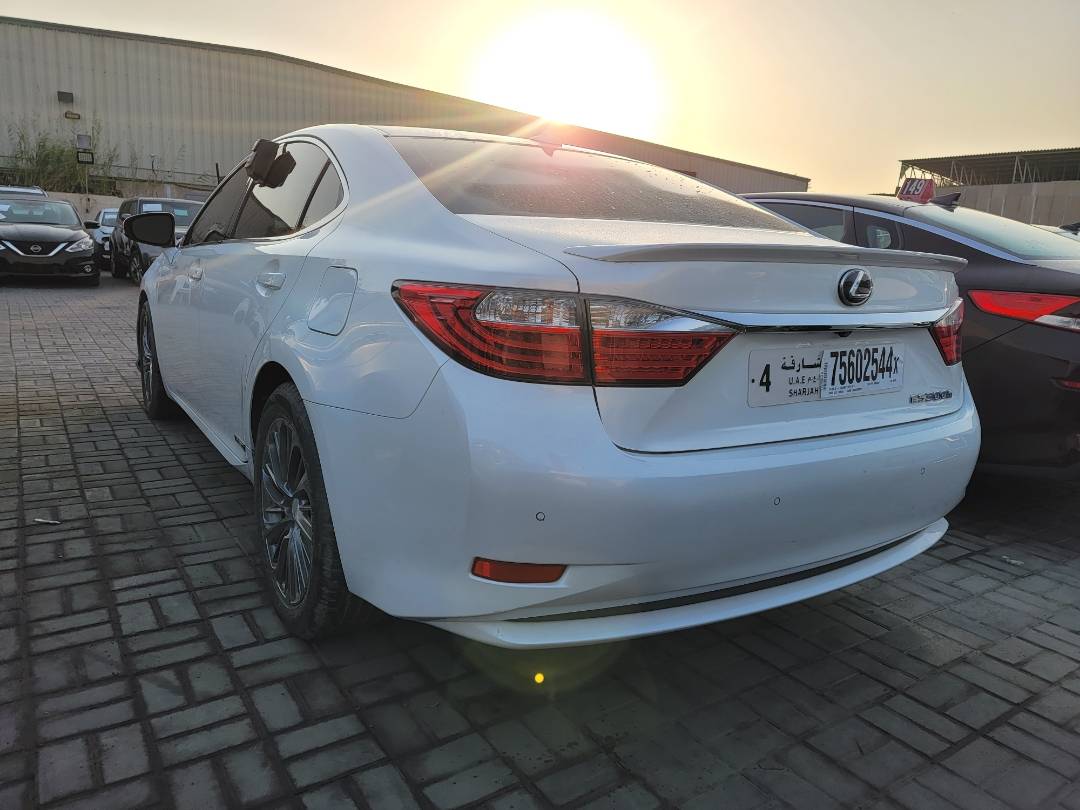 2014 LEXUS ES 300H — 116959 Miles — Lot E2045405 — Main - Marhaba Auctions Used Cars - Image 4