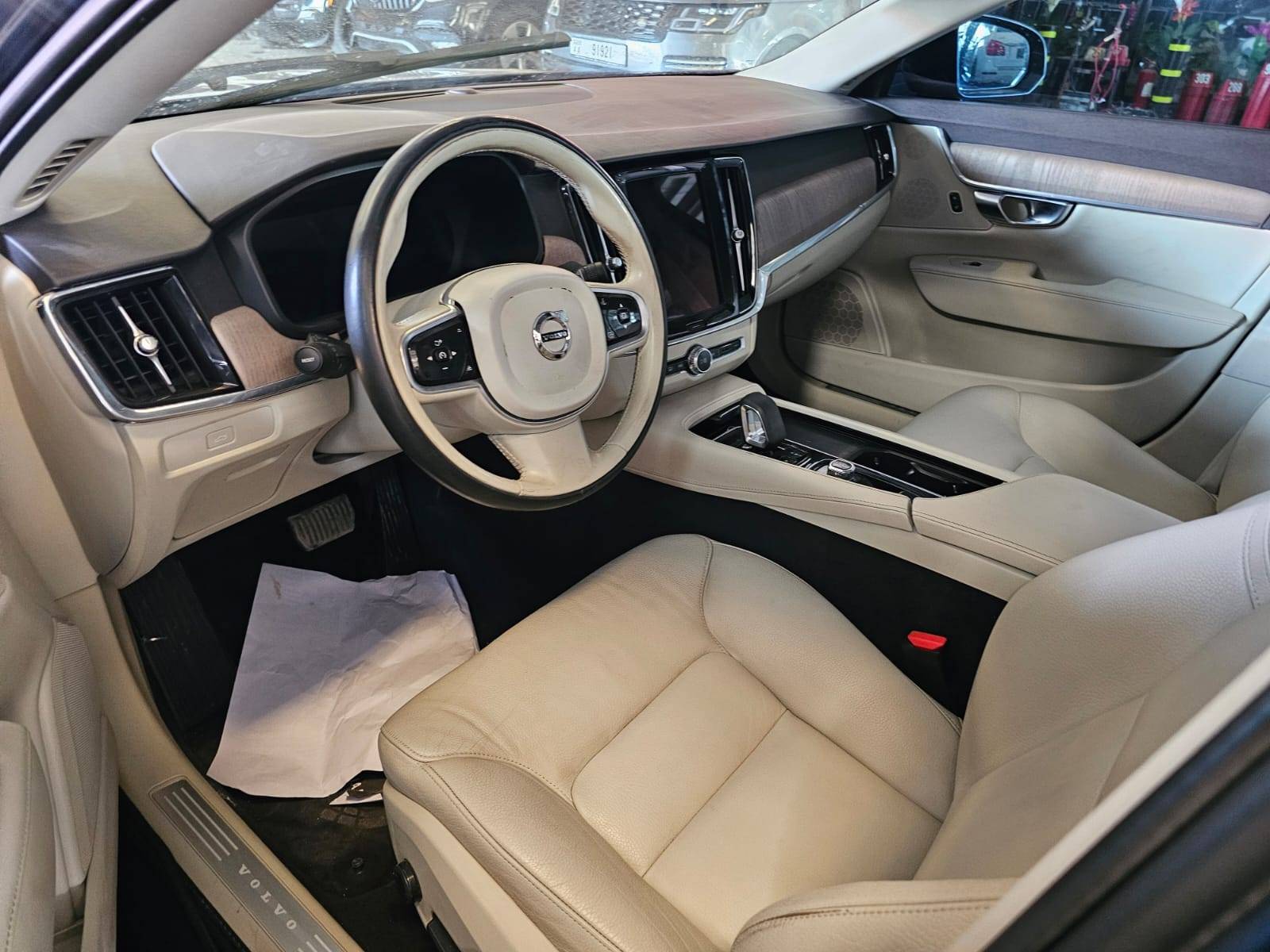 2023 VOLVO S90 — 100 KM — Lot 8PP120145 — Main - Marhaba Auctions Used Cars - Image 9