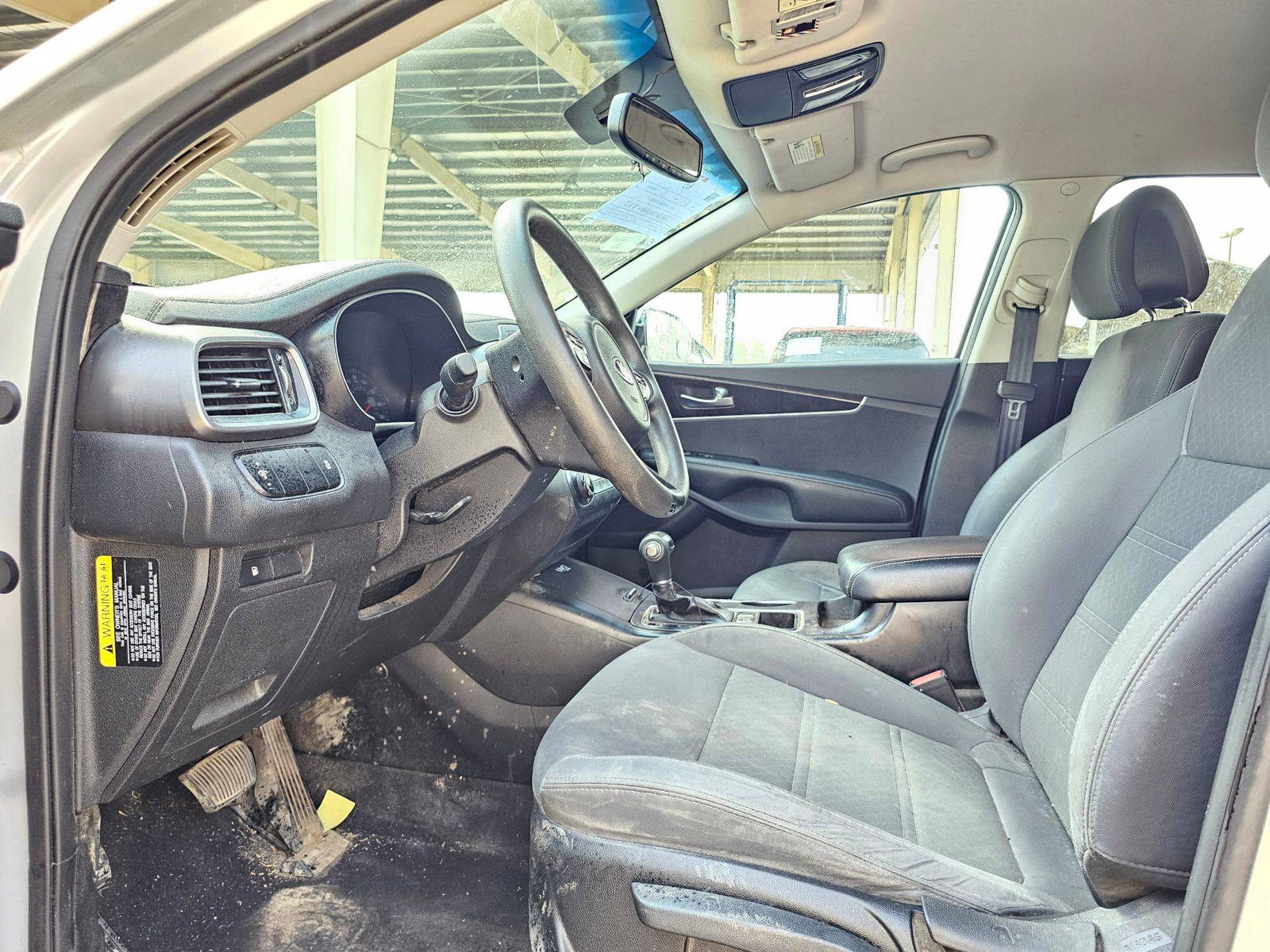 2016 KIA SORENTO — 140615 Miles — Lot 7GG022317 — Souq - Marhaba Auctions Used Cars - Image 8