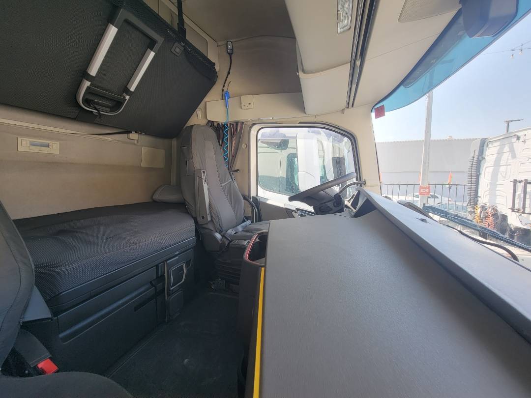 2018 VOLVO FH-Series — 914012 KM — Lot B875247 — Main - Marhaba Auctions Used Cars - Image 9