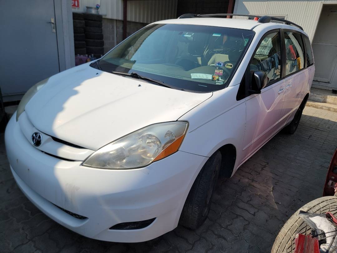 2007 TOYOTA SIENNA — 177101 Miles — Lot 35783532 - Marhaba Auctions Used Cars - Image 6
