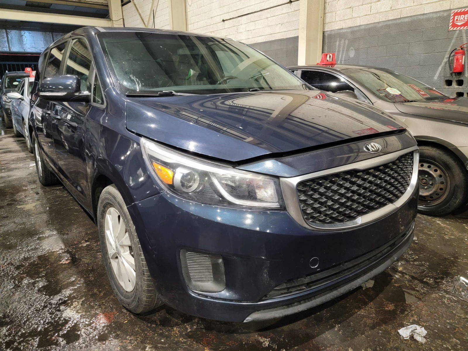 2017 KIA SEDONA — 156326 Miles — Lot H6228668 — Main - Marhaba Auctions Used Cars - Image 4