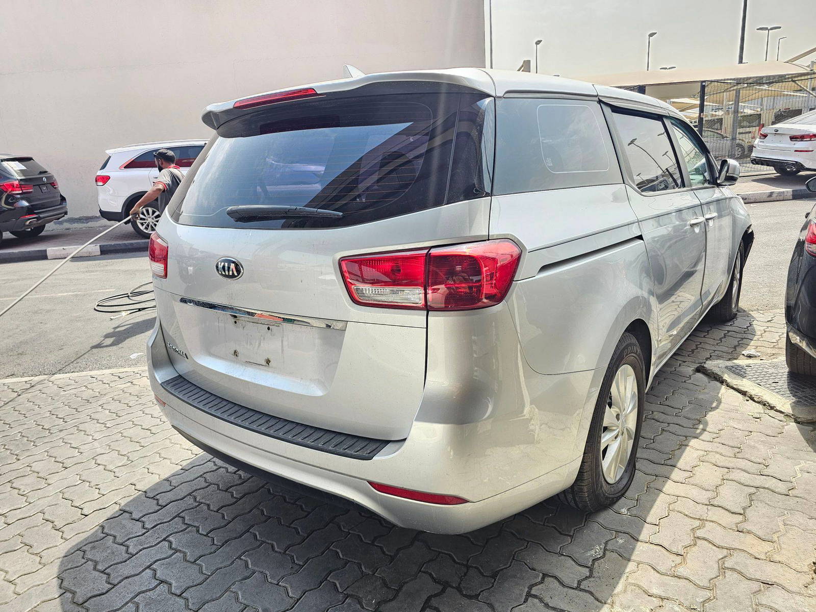 KIA SEDONA 2017 - Marhaba Auction Used Cars - Image 4