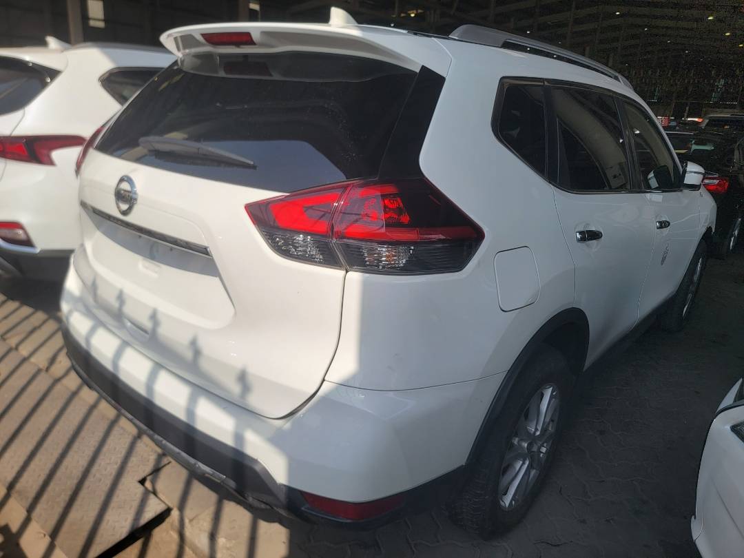 2018 NISSAN ROGUE — 172332 Miles — Lot JP524844 — Main - Marhaba Auctions Used Cars - Image 3