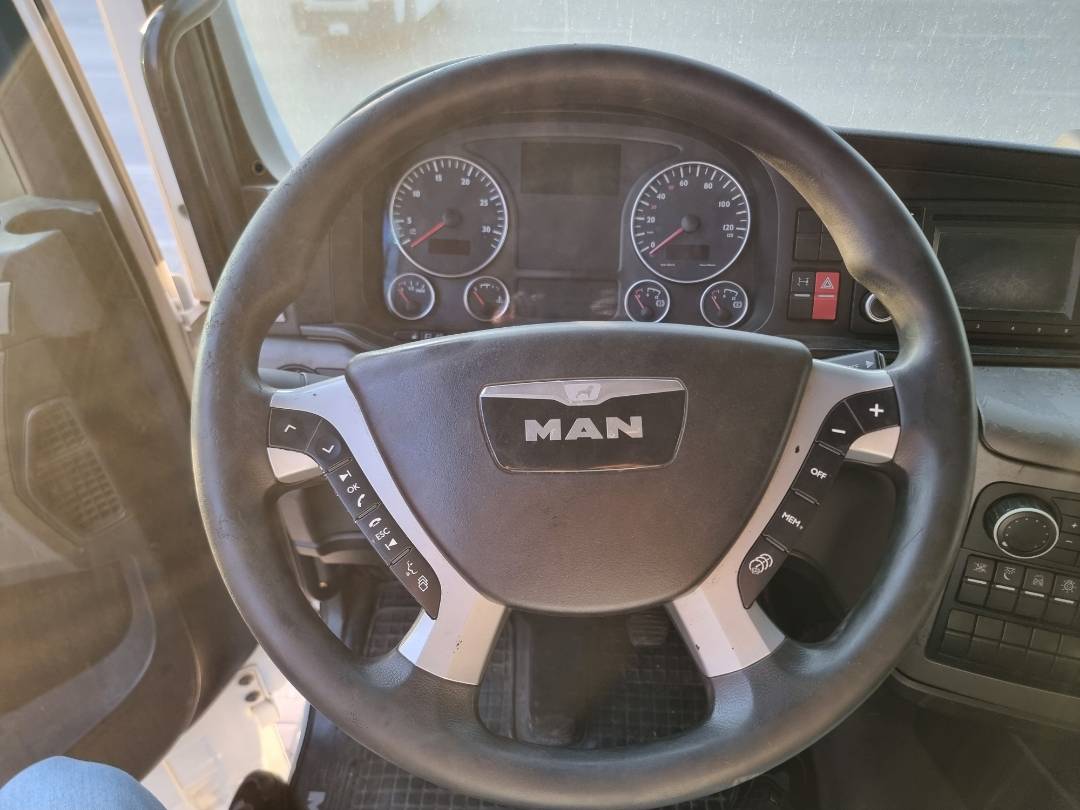 2013 MAN MAN TRUCK — 147052 KM — Lot 043002 — Al Quoz - Marhaba Auctions Used Cars - Image 7