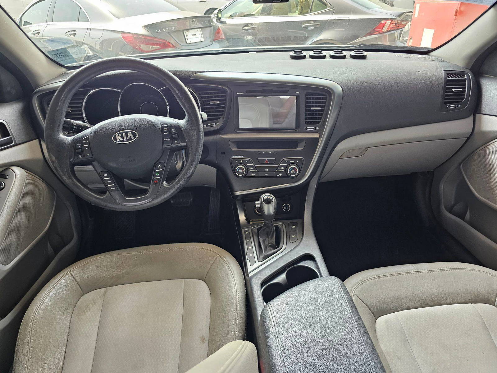 2013 KIA K5 — 262606 KM — Lot 312386 — Souq - Marhaba Auctions Used Cars - Image 7
