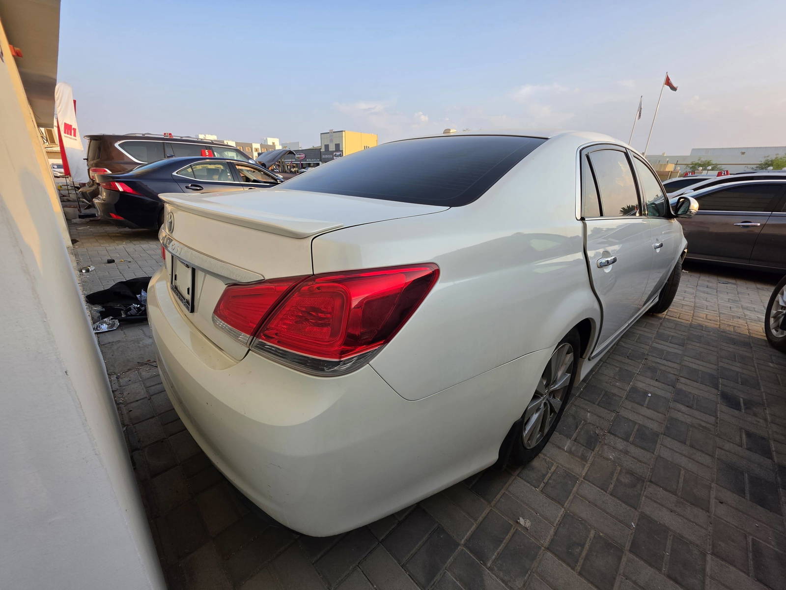 2012 TOYOTA AVALON — 178860 Miles — Lot 455744 - Marhaba Auctions Used Cars - Image 4