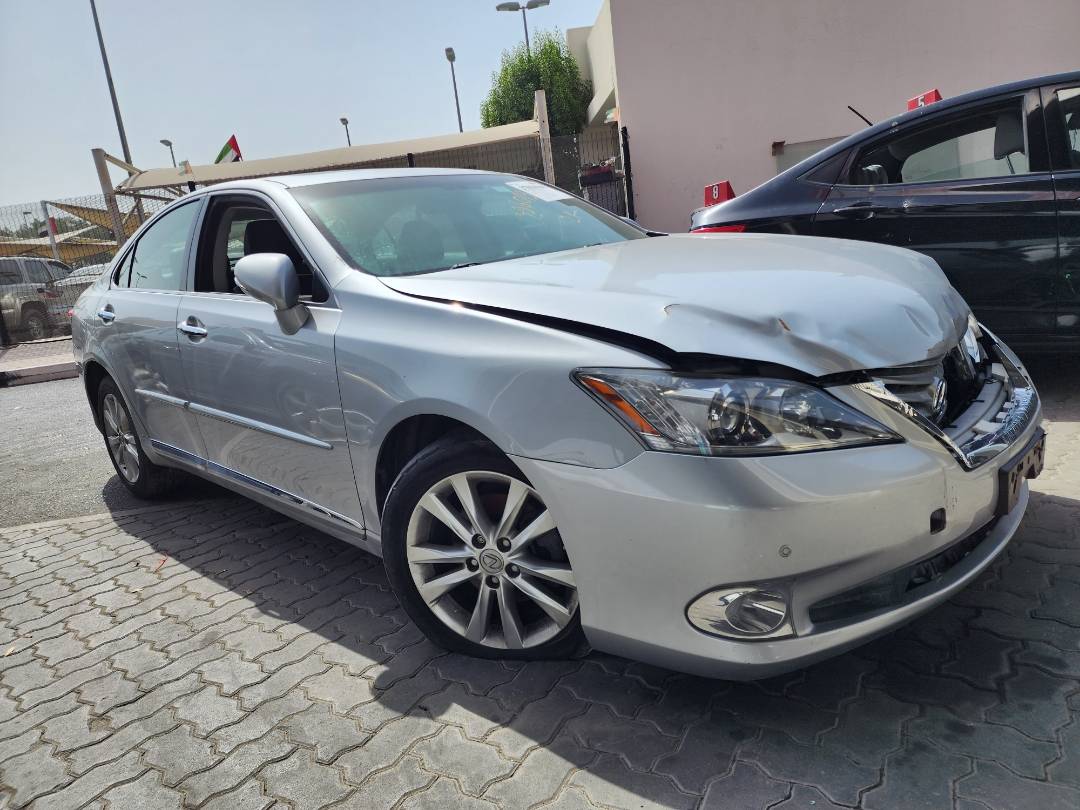 2010 LEXUS ES 350 — 194196 Miles — Lot 96019 — Souq - Marhaba Auctions Used Cars - Image 4