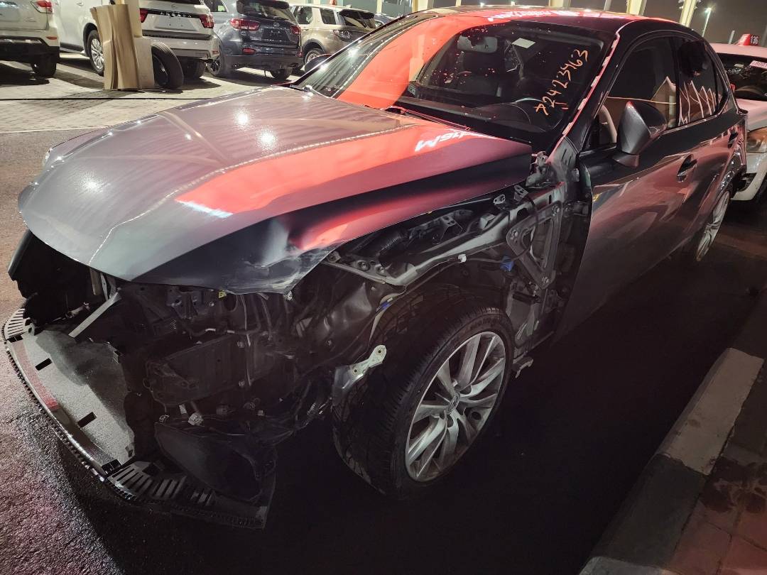 2015 LEXUS IS 250 — 101170 Miles — Lot F5028977 - Marhaba Auctions Used Cars - Image 4