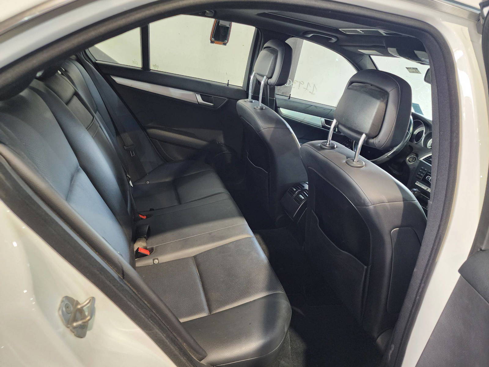 2014 MERCEDES BENZ C300 — 119300 Miles — Lot 76287764 — Al Quoz - Marhaba Auctions Used Cars - Image 7