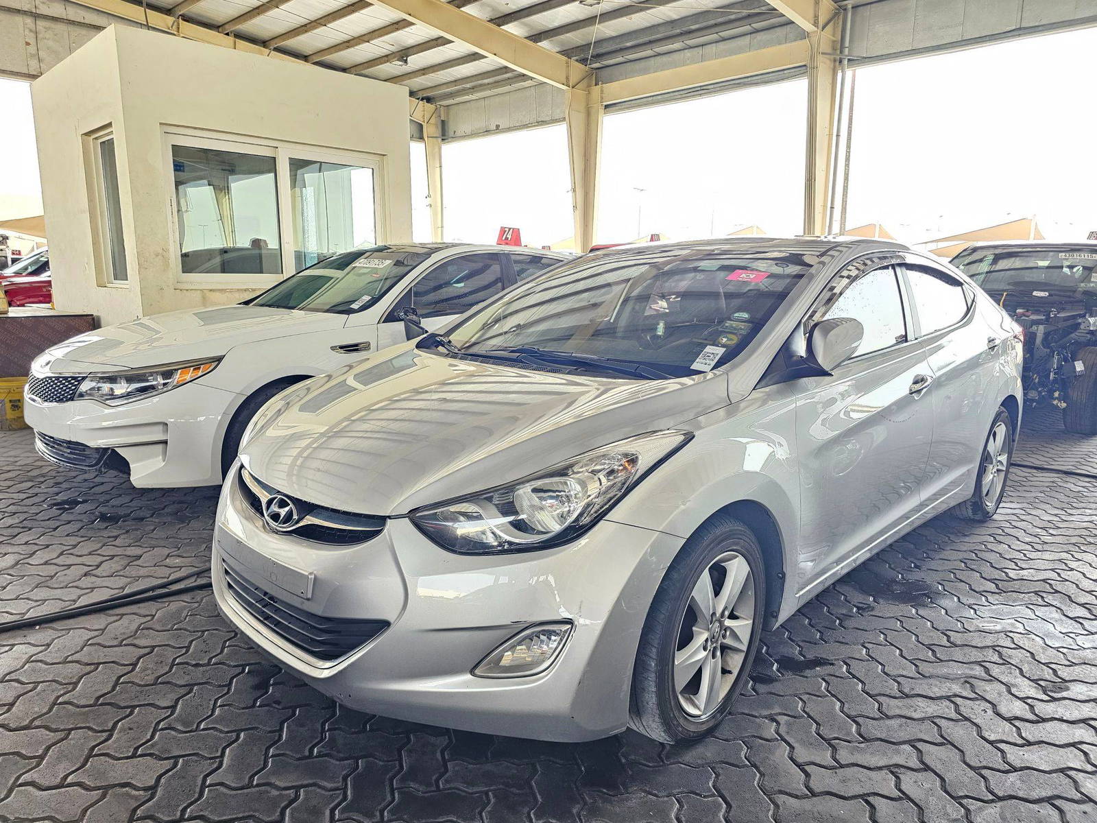 2011 HYUNDAI AVANTE — 124953 KM — Lot 37384 — Souq - Marhaba Auctions Used Cars - Image 5