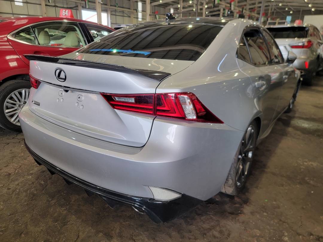2016 LEXUS IS-350 — 129364 Miles — Lot 1G5011584 — Souq - Marhaba Auctions Used Cars - Image 4