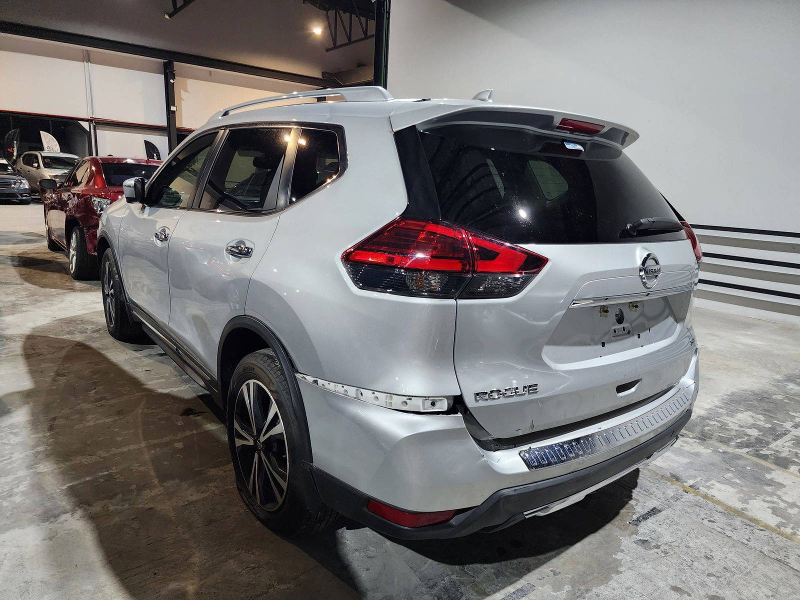 2017 NISSAN ROGUE — 162485 Miles — Lot 39750695 — Al Quoz - Marhaba Auctions Used Cars - Image 5