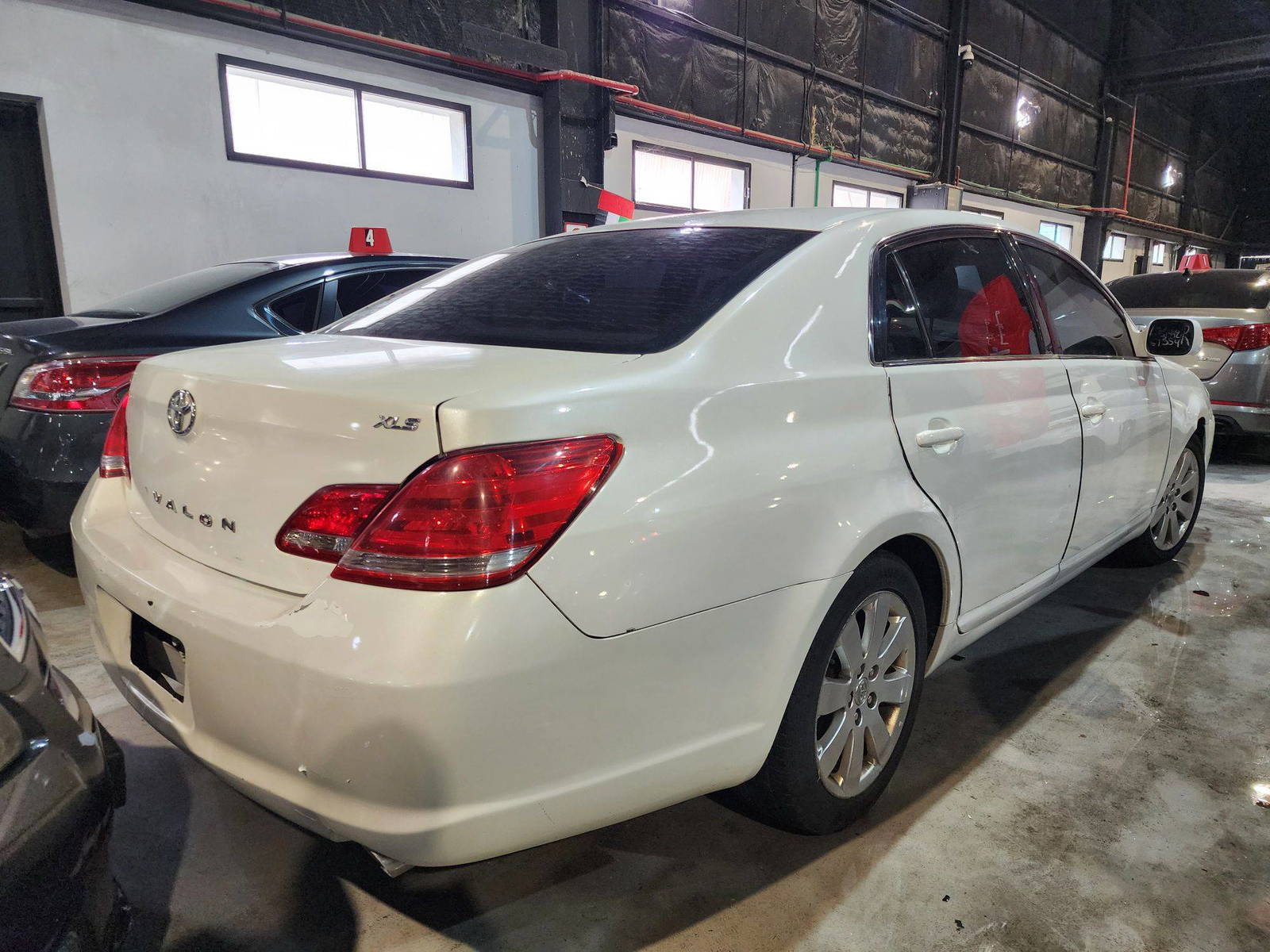 2006 TOYOTA AVALON — 235260 Miles — Lot 84021 — Main - Marhaba Auctions Used Cars - Image 4