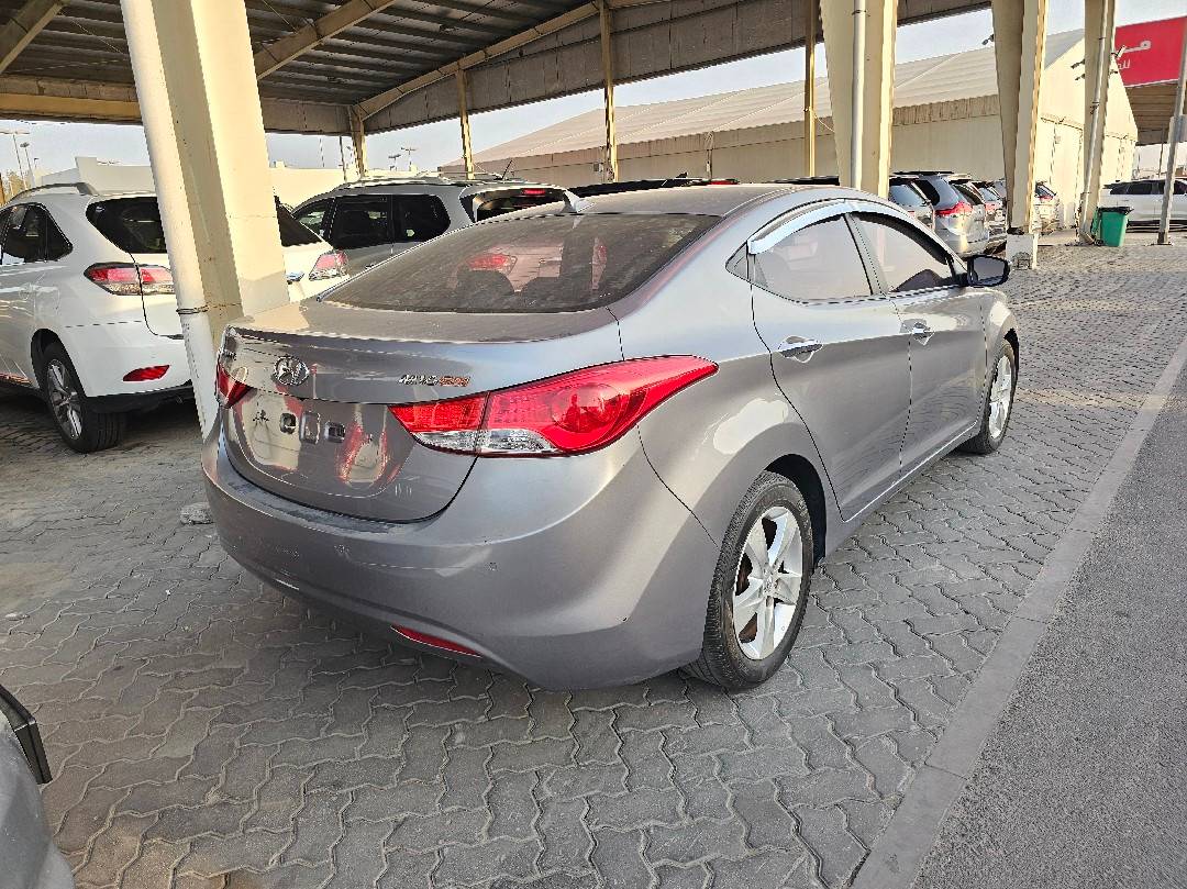HYUNDAI AVANTE