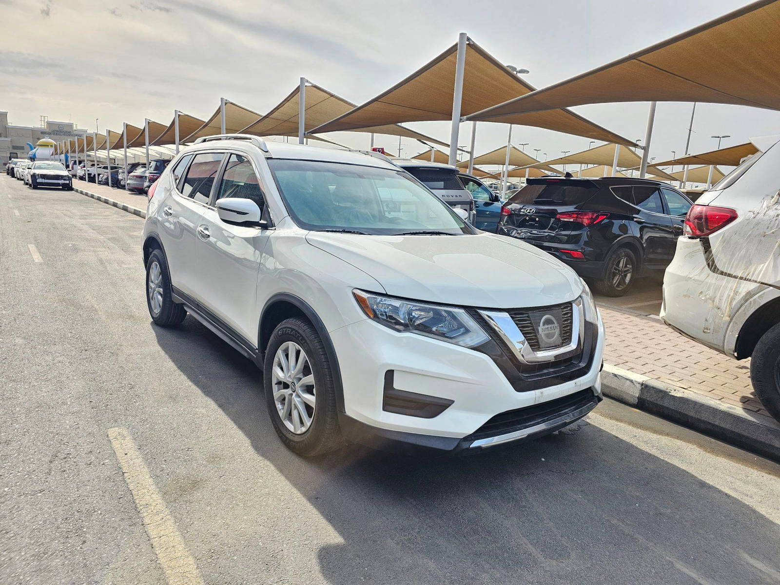 2017 NISSAN ROGUE — 122656 Miles — Lot VXHP585735 — Souq - Marhaba Auctions Used Cars - Image 4